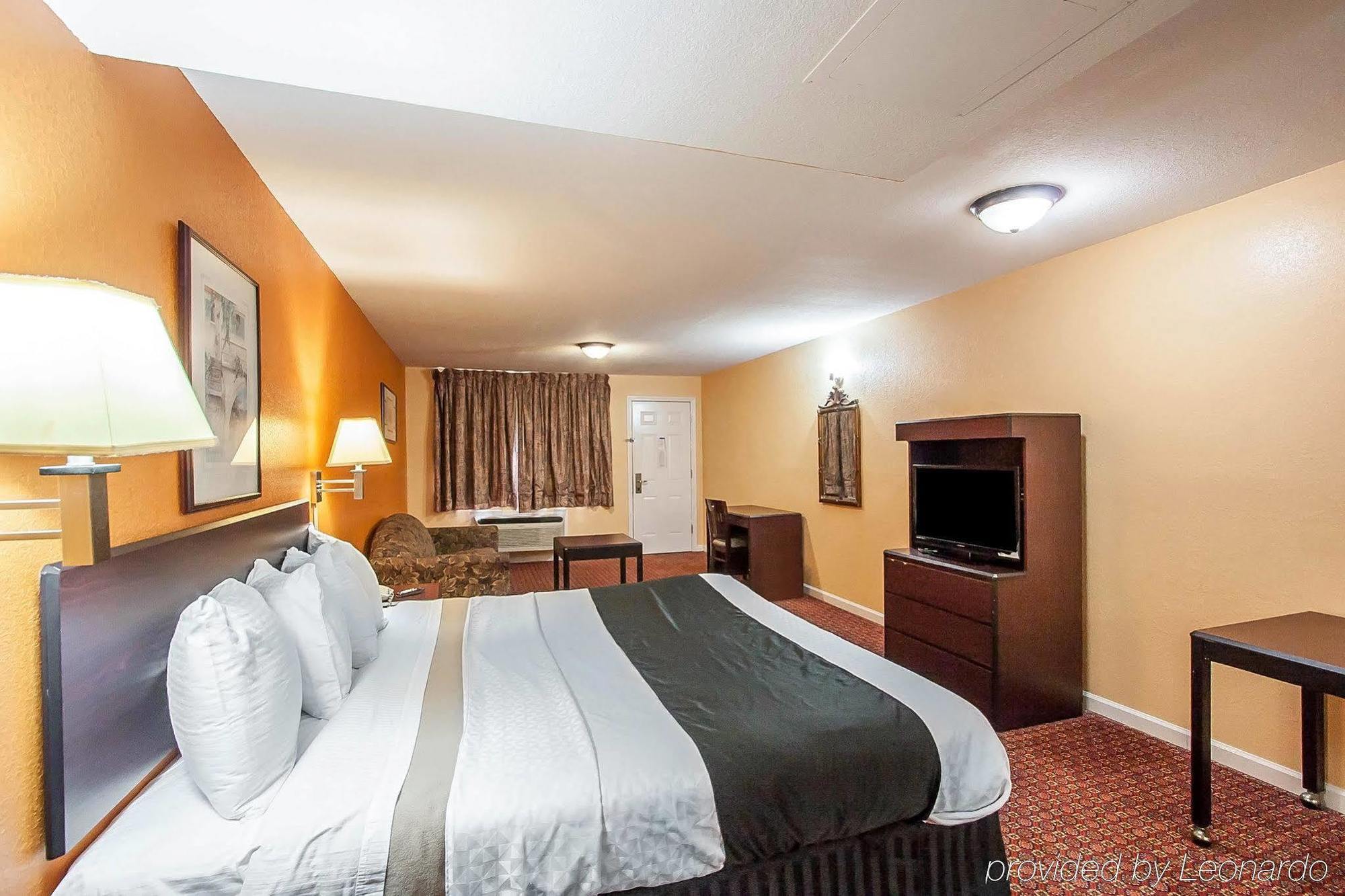 Rodeway Inn Memphis Bagian luar foto
