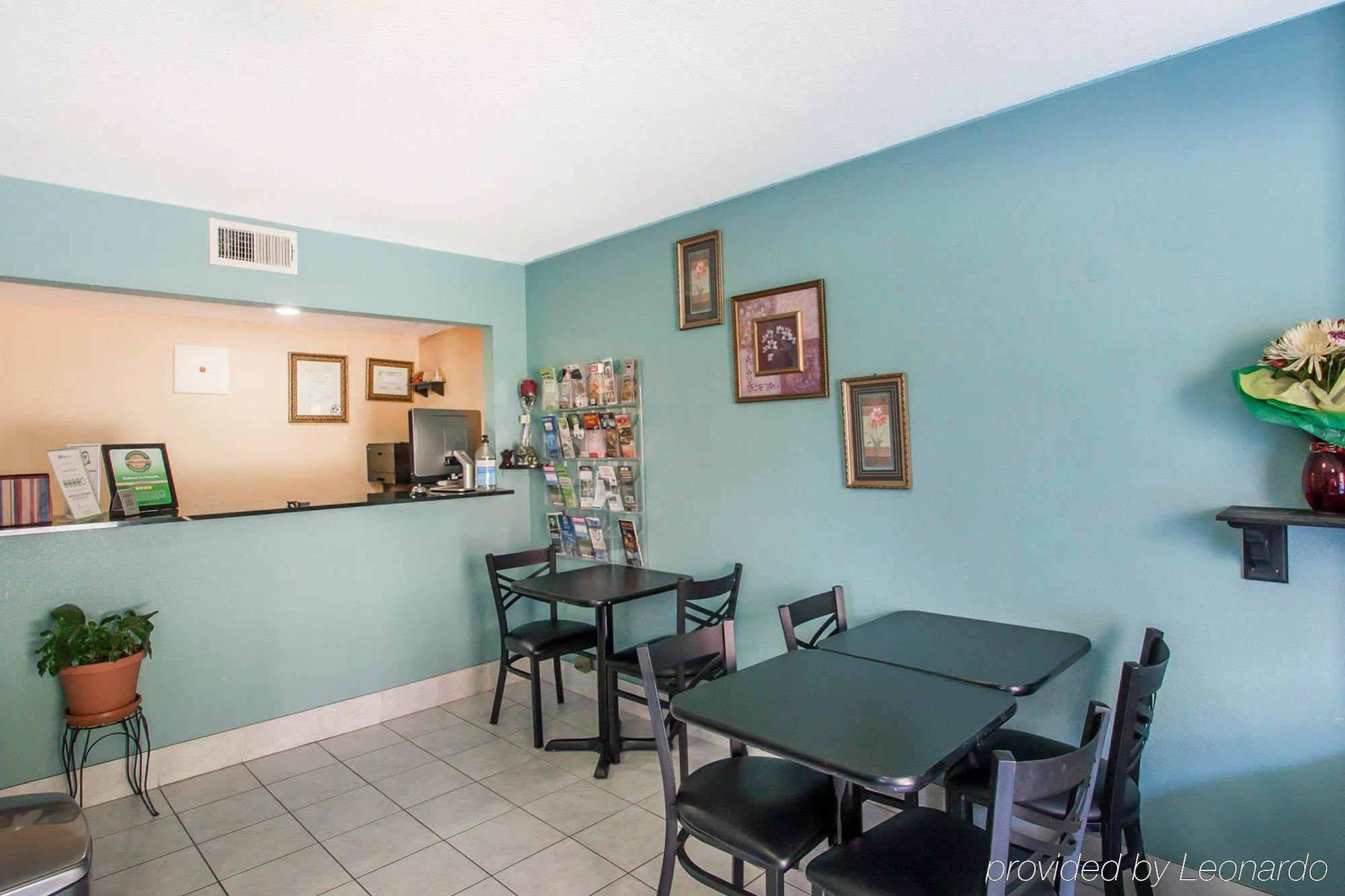 Rodeway Inn Memphis Bagian luar foto
