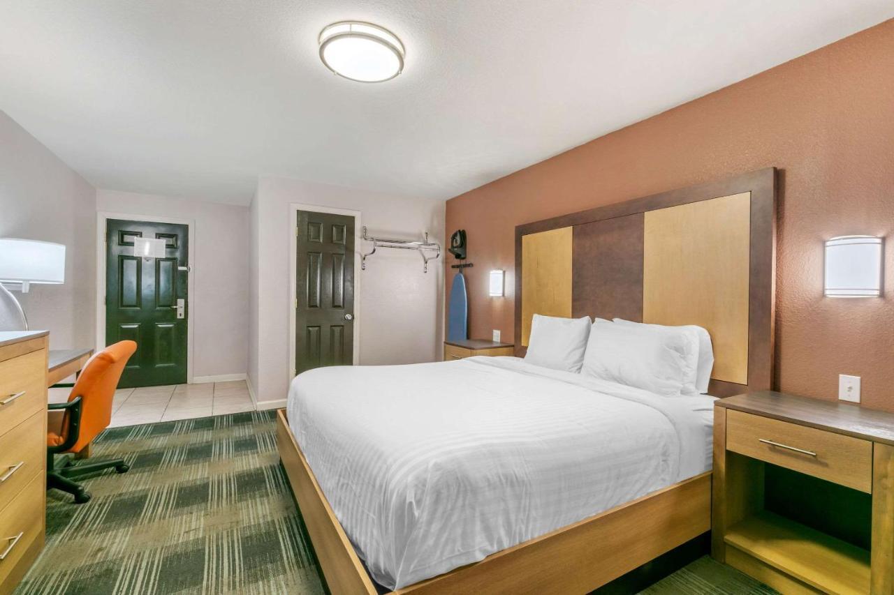Rodeway Inn Memphis Bagian luar foto